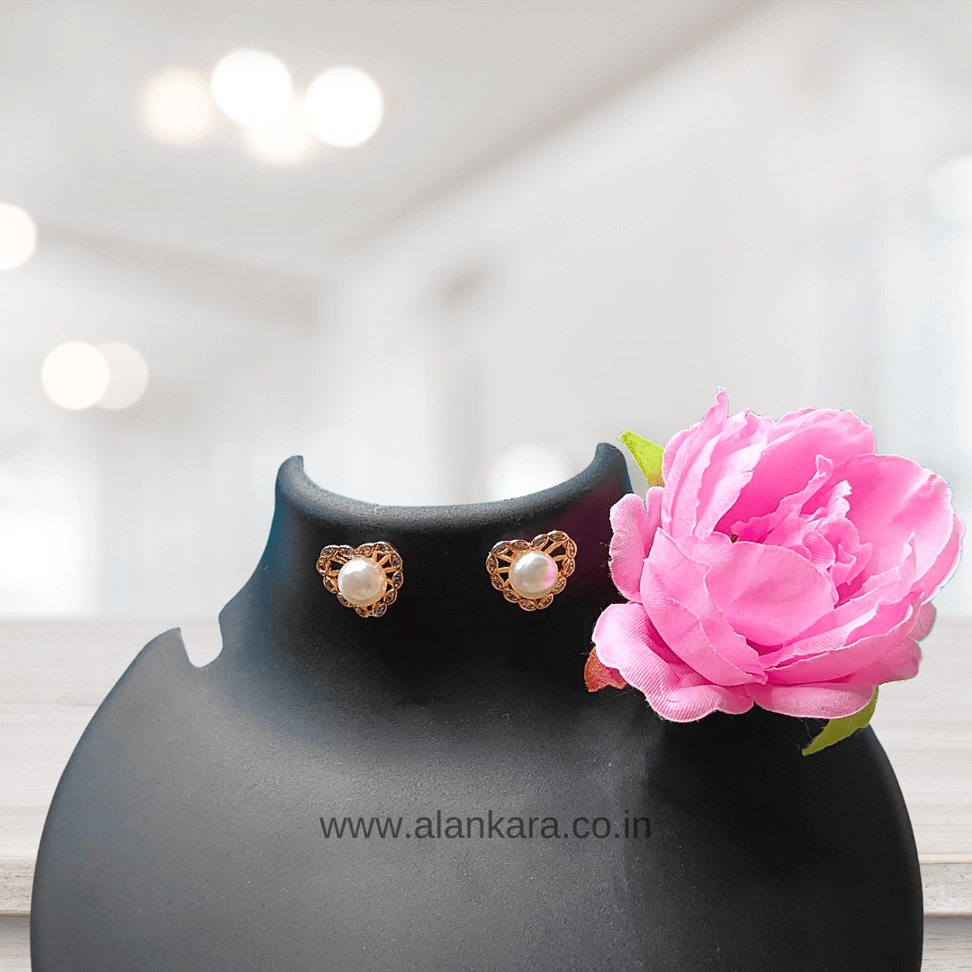 Pearl heart stud earrings