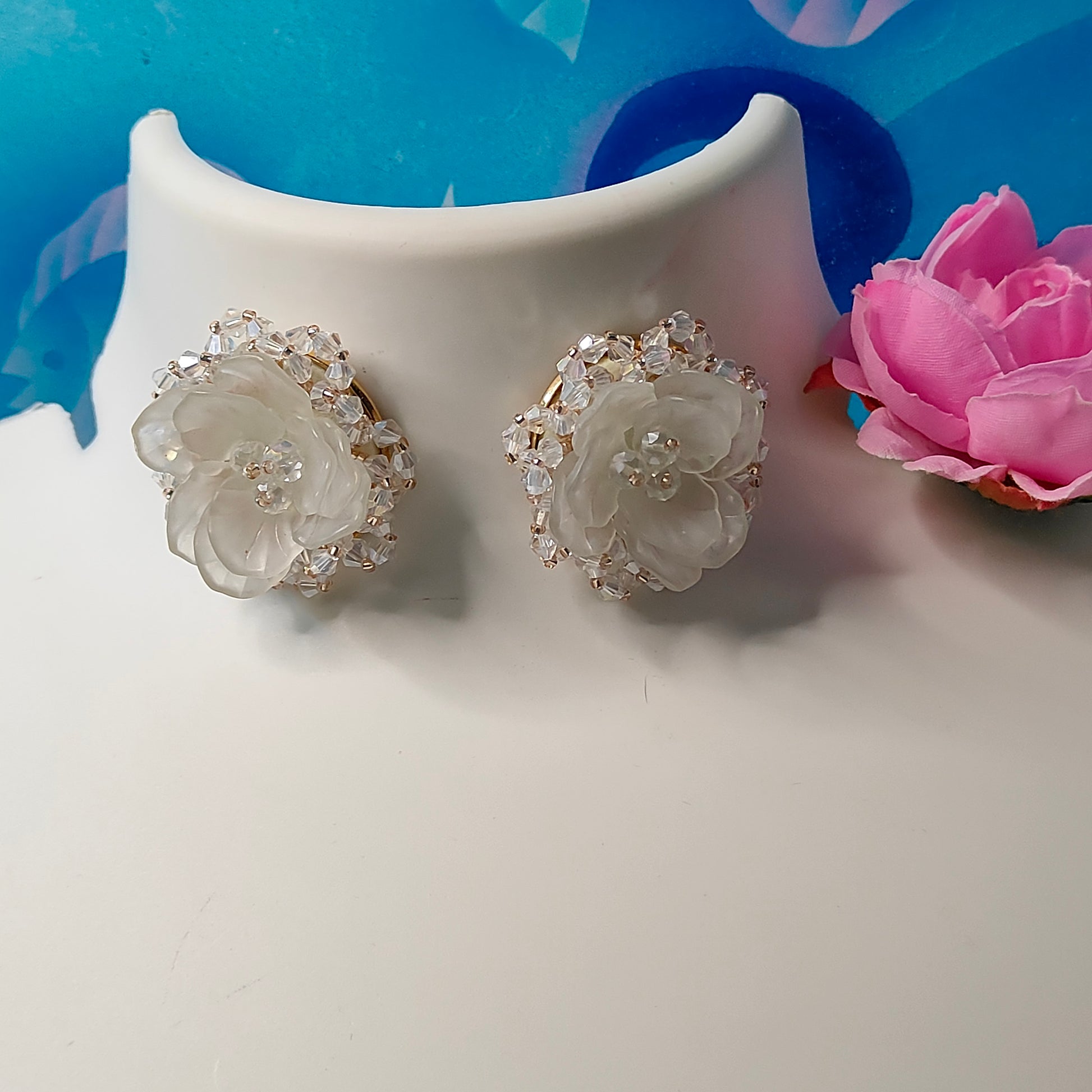  Ceramic flower stud White Earrings